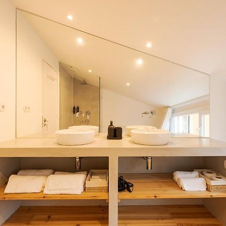 The Yellow House Spacious Duplex In Prazeres District Lissabon Exterior foto