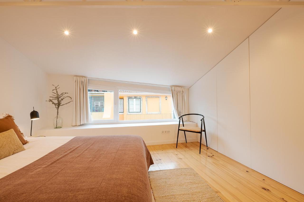 The Yellow House Spacious Duplex In Prazeres District Lissabon Exterior foto