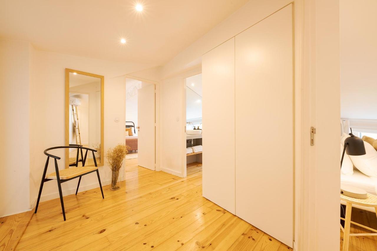 The Yellow House Spacious Duplex In Prazeres District Lissabon Exterior foto