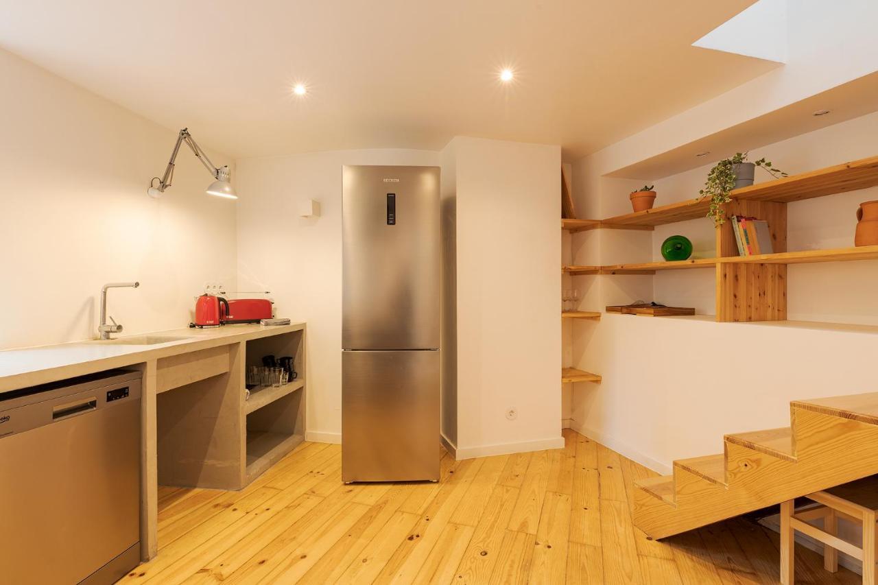 The Yellow House Spacious Duplex In Prazeres District Lissabon Exterior foto