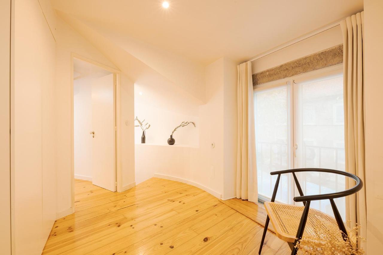 The Yellow House Spacious Duplex In Prazeres District Lissabon Exterior foto