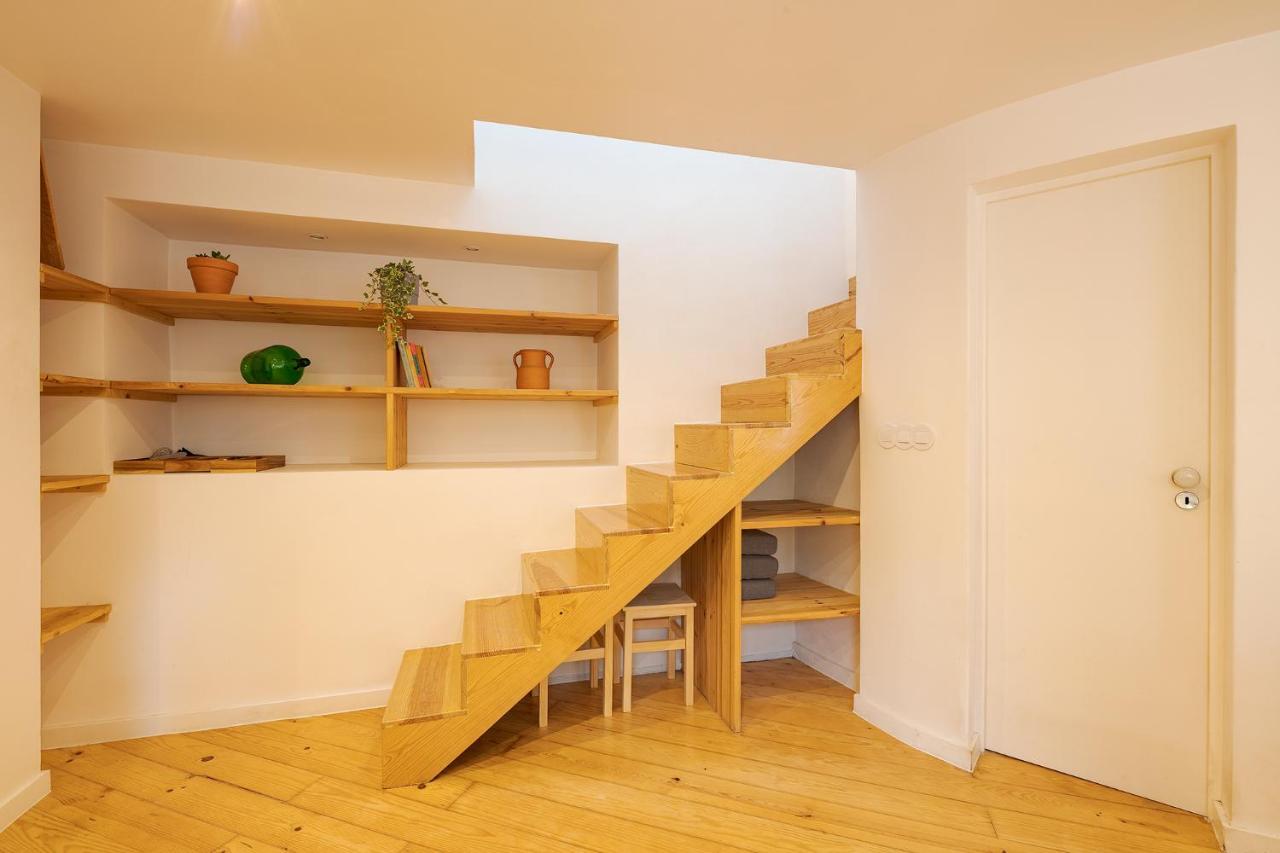 The Yellow House Spacious Duplex In Prazeres District Lissabon Exterior foto